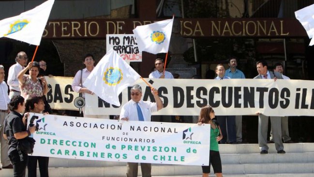 Trabajadores Hospital Dipreca protestan contra despidos