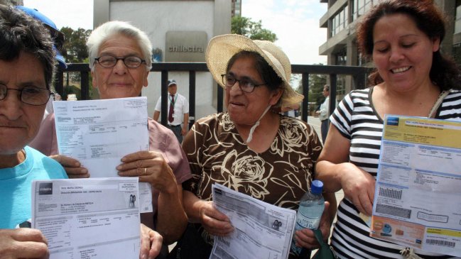 Cuentas de la luz caerán 0,4 por ciento en la zona central