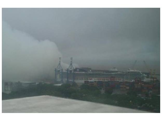 Incendio afectó a container de químicos en Puerto Madero