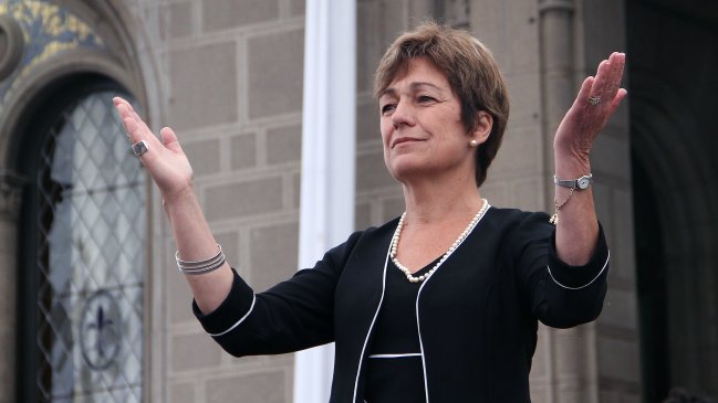Josefa Errázuriz asumió en Providencia: Labbé no es alcalde por su actitud