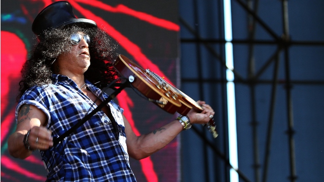 Slash: Scott Weiland fue despedido de Stone Temple Pilots