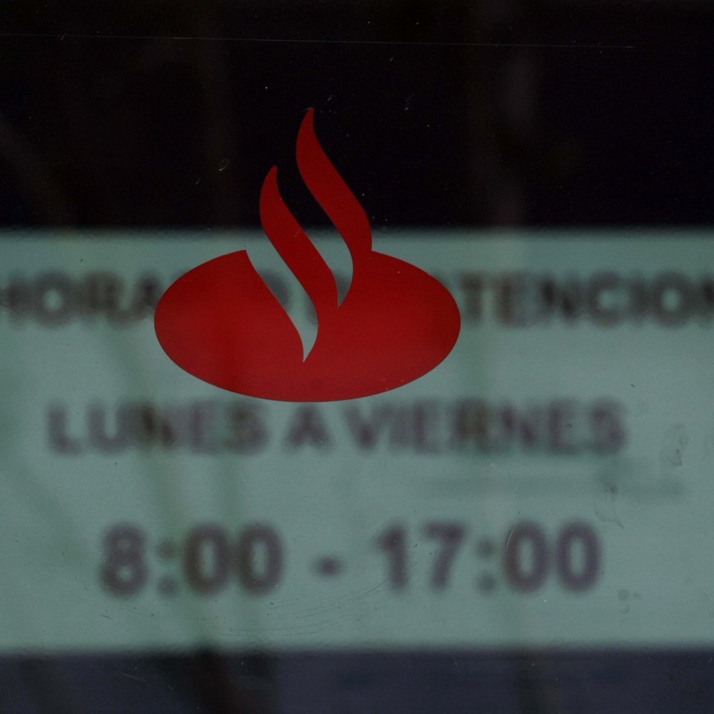 Sernac ofició al Banco Santander por nueva falla