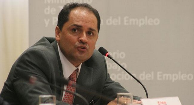 Ministro peruano renunció tras escándalo por agresión a una mujer