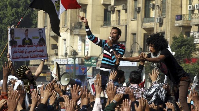 Presidente egipcio anuló decreto que desató violentas protestas