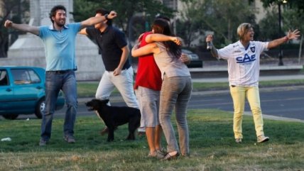 Hinchas de Huachipato llegaron a celebrar a Plaza Italia