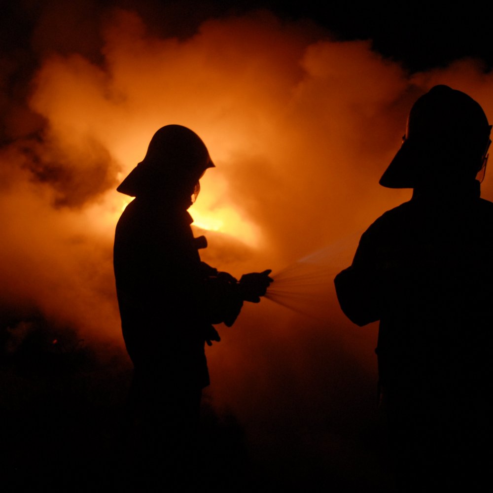 Tres personas mueren en incendio en Valparaíso