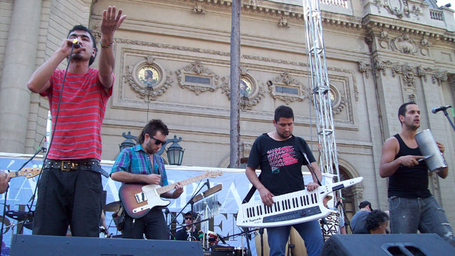 Acto cultural contra Hidroaysén convocó a más de 10 mil personas en Santiago