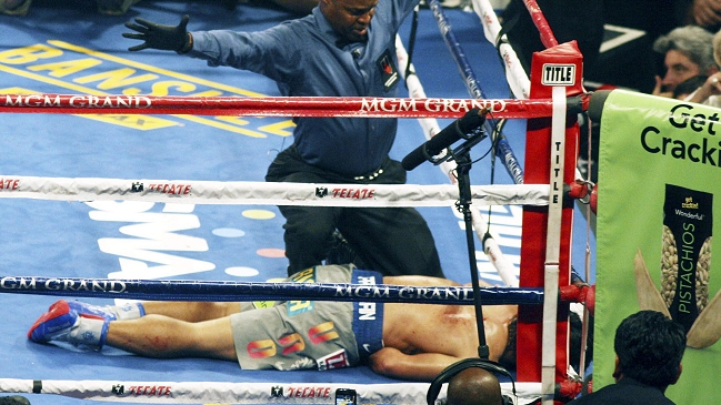 Márquez reconoció que se asustó al ver que Pacquiao no se levantaba