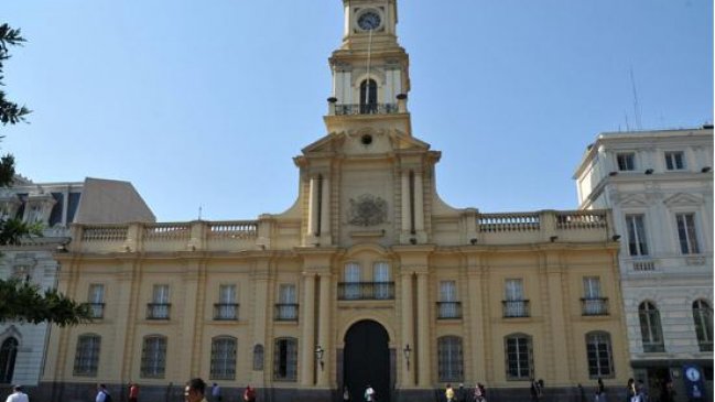 Funcionarios de la Dibam denunciaron despidos injustificados