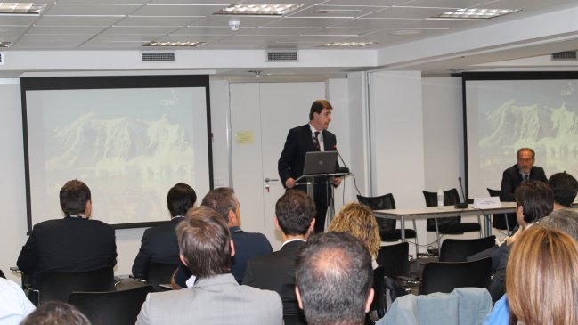 Encuesta reveló aumento de contratos indefinidos y mujeres perciben sueldos más bajos