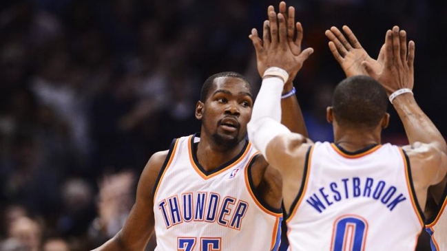 Kevin Durant lideró el noveno triunfo seguido de los Thunder