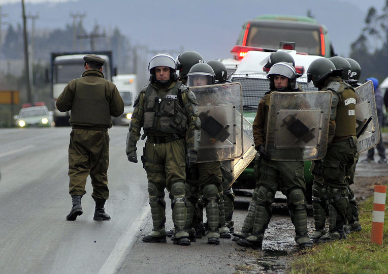 Con cuatro detenidos terminó protesta de trabajadores de planes Pro Empleo en Biobío