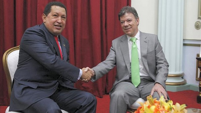 Santos deseó recuperación de Chávez al destacar su rol en diálogos de paz