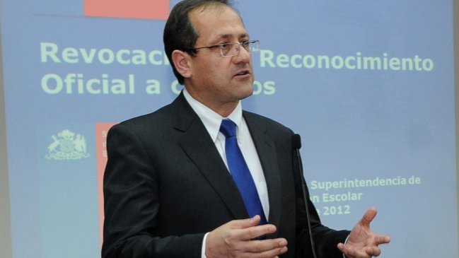 Superintendencia de Educación quitó reconocimiento oficial a 38 colegios por 