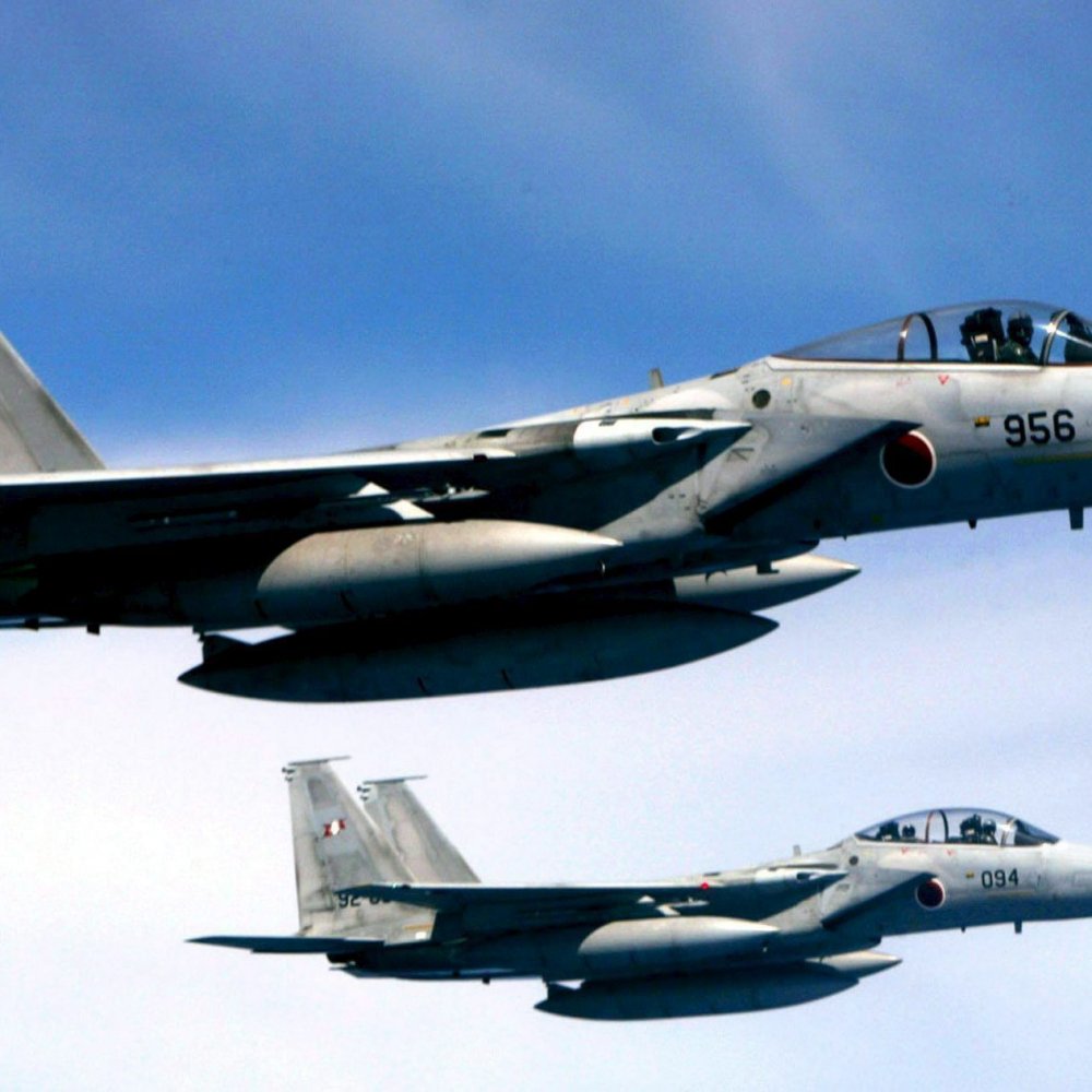 Japón envió ocho aviones F-15 a islas que disputa con China