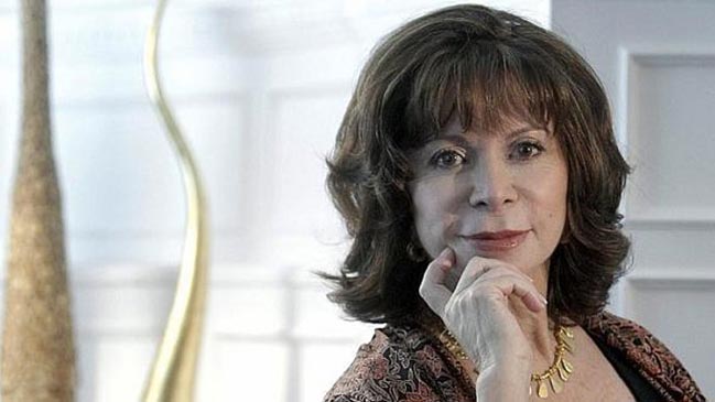 Isabel Allende terminó su primera novela policial