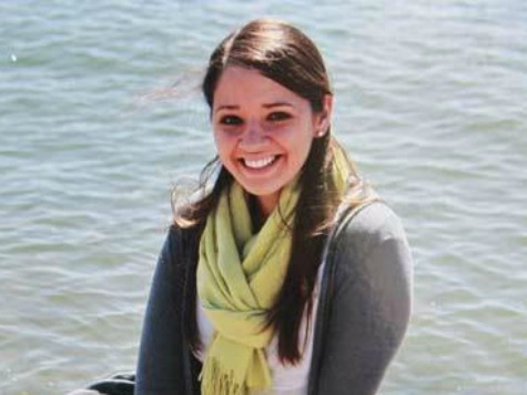 La historia de la profesora que murió al salvar a sus alumnos en el tiroteo de EE.UU.