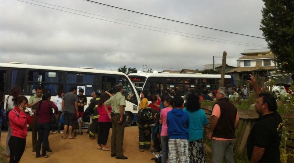 Más de 20 heridos en choque frontal de buses en Viña del Mar