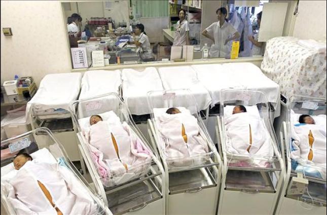 China: Padres de octillizos podrían pagar hasta un millón y medio de dólares de multa