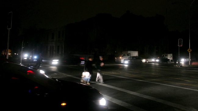 Usuarios reportan corte de luz en varias regiones del país