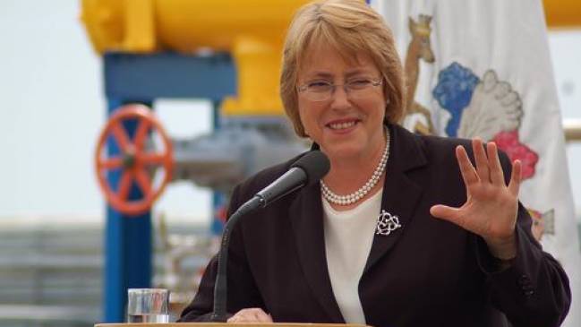 Abogado querellante en caso tsunami: Bachelet no tiene responsabilidad