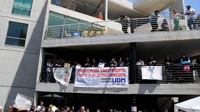 Estudiantes rechazaron llegada de nuevos controladores a la U. del Mar