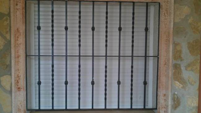 Ladrones obtuvieron botín de 40 millones en robo a casa en Las Condes