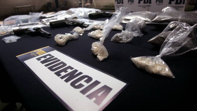 PDI detuvo a tres personas por tráfico de drogas en Peñalolén