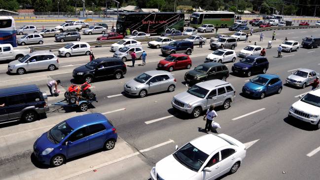 Más de un millón de personas saldrá de Santiago en Año Nuevo