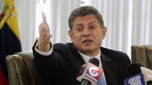 Primo de Correa dejó el Banco Central de Ecuador tras reconocer falsificación de título