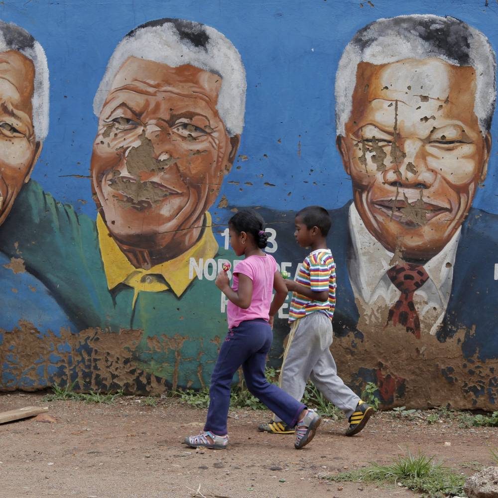 Mandela cumplió 13 días en el hospital sin presentar novedades