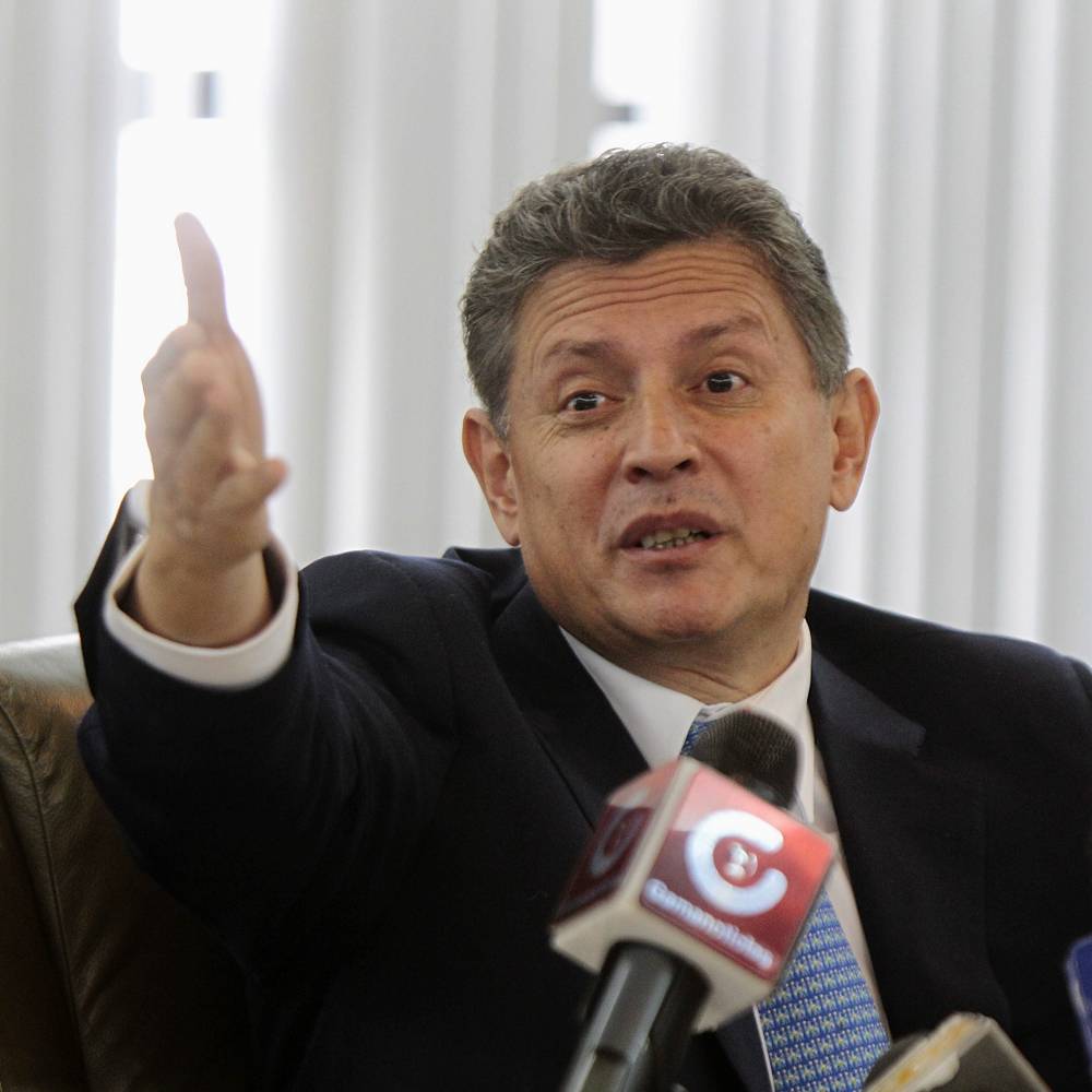 Primo de Correa dejó el Banco Central de Ecuador tras reconocer falsificación de título