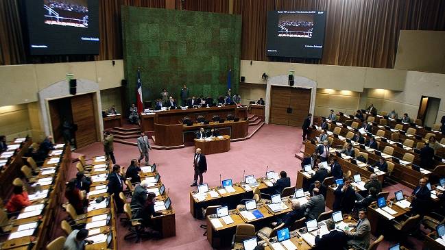 Tribunal Constitucional acogió a trámite recurso de la oposición contra la ley de Pesca