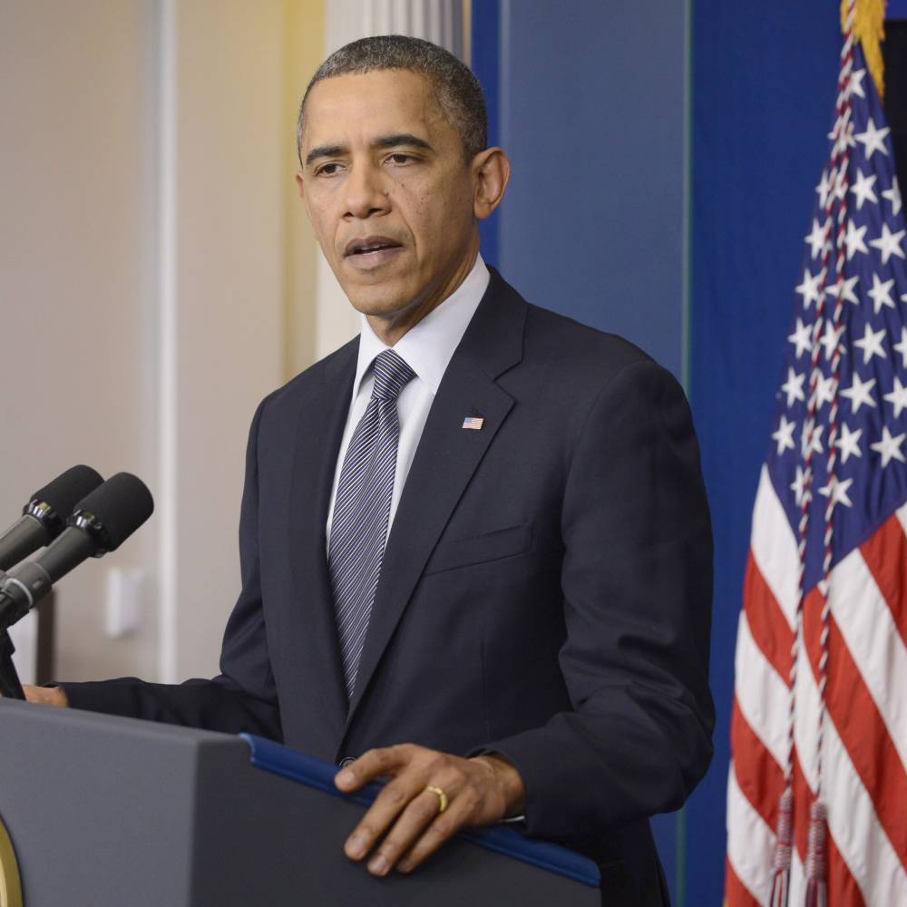 Obama difundió video donde promete buscar prohibición de venta de armas militares