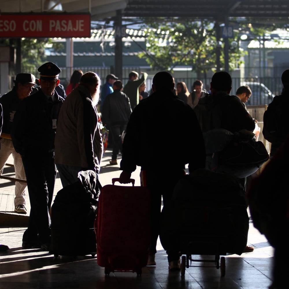 PDI detuvo a seis personas en terminales de buses