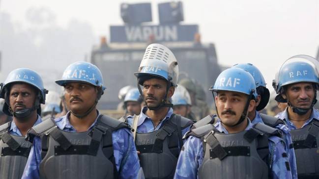 Policía mató a cuatro compañeros e hirió a un quinto en India