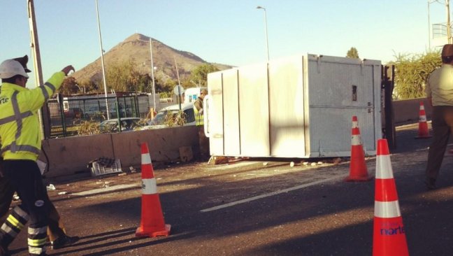 Conductor sufrió amputación de un brazo en accidente