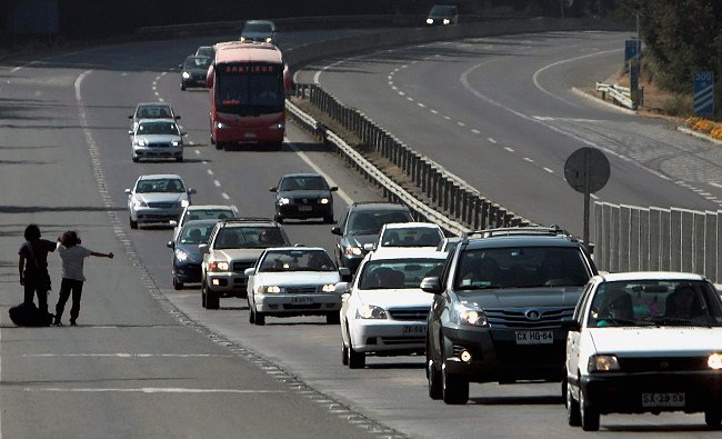 Autopistas no prevén colapsos durante el fin de semana de Año Nuevo