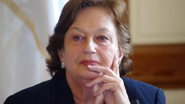 Ex primera dama Luisa Durán está internada en Valdivia tras caída en el sur