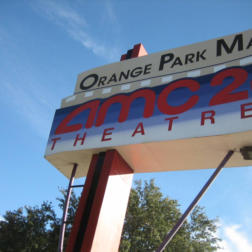 Adolescente fue detenido por ir al cine con un arma cargada