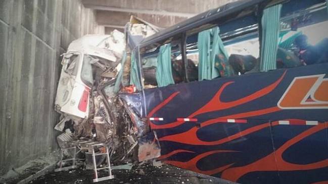 Accidente en el Camino Internacional deja cuatro muertos y 26 heridos