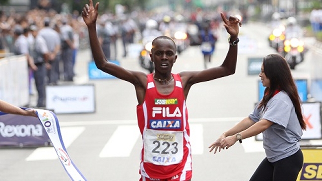 Atletas kenianos dominaron la tradicional Corrida San Silvestre