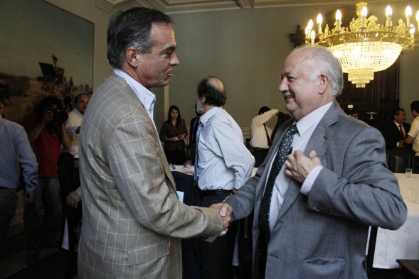 Teillier rechazó críticas de Ignacio Walker: Son palabras 