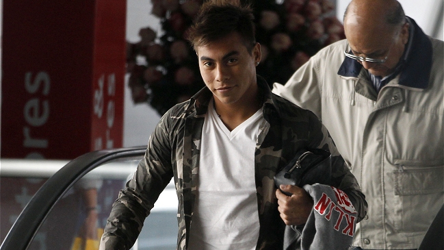 Director de Napoli confirmó que Eduardo Vargas partirá a préstamo
