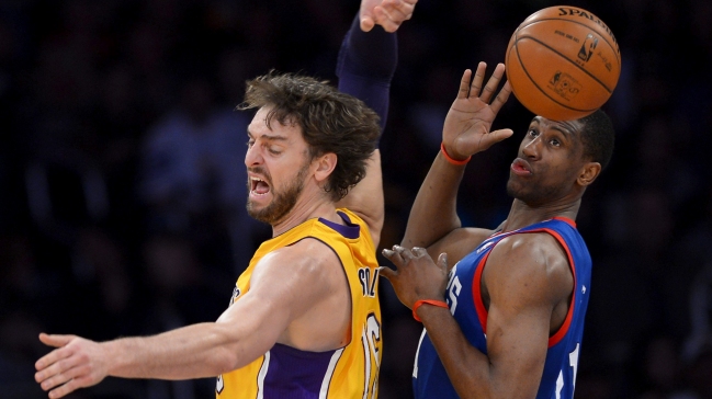 Los Lakers comenzaron el año nuevo con una derrota