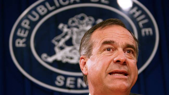 Walker: Teillier es prácticamente vocero del régimen cubano