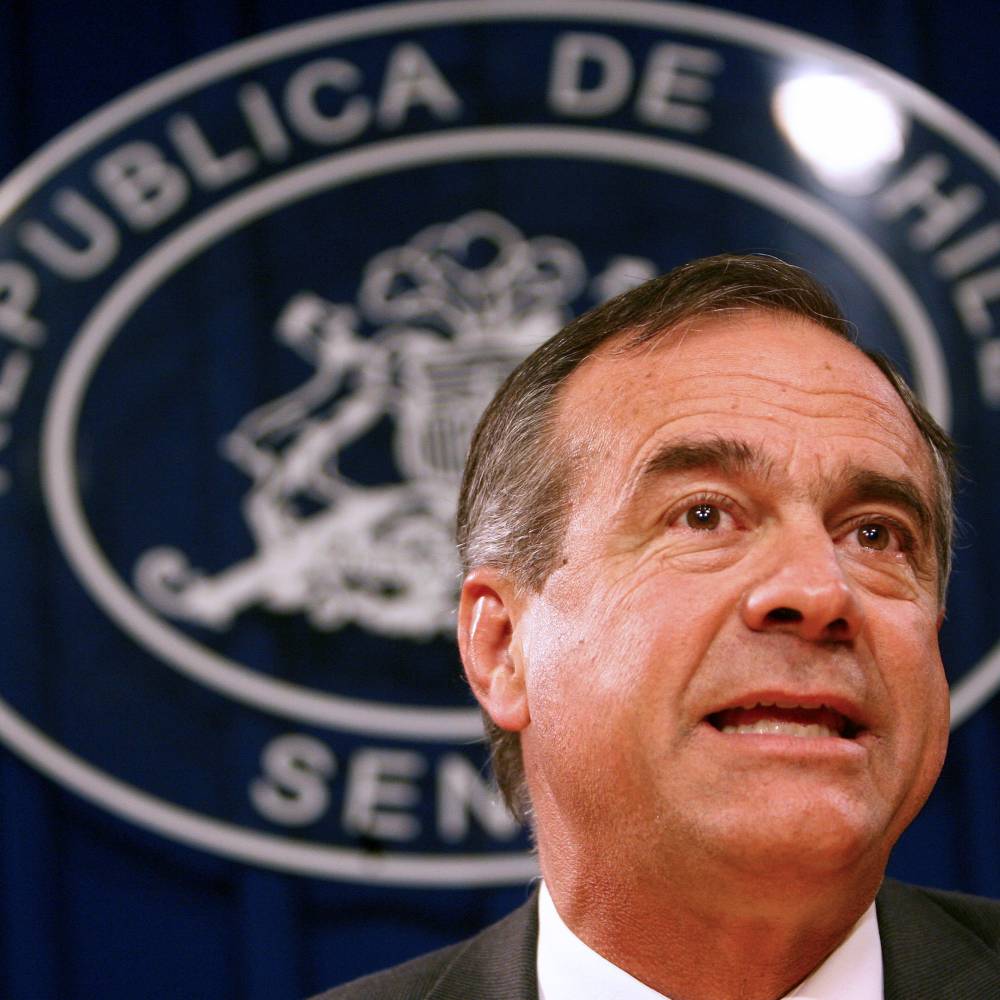 Walker: Teillier es prácticamente vocero del régimen cubano