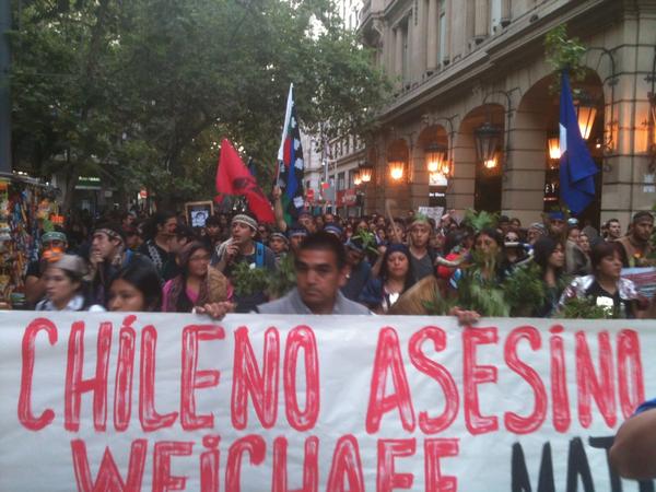 Con incidentes concluyó marcha en memoria de Matías Catrileo en Santiago