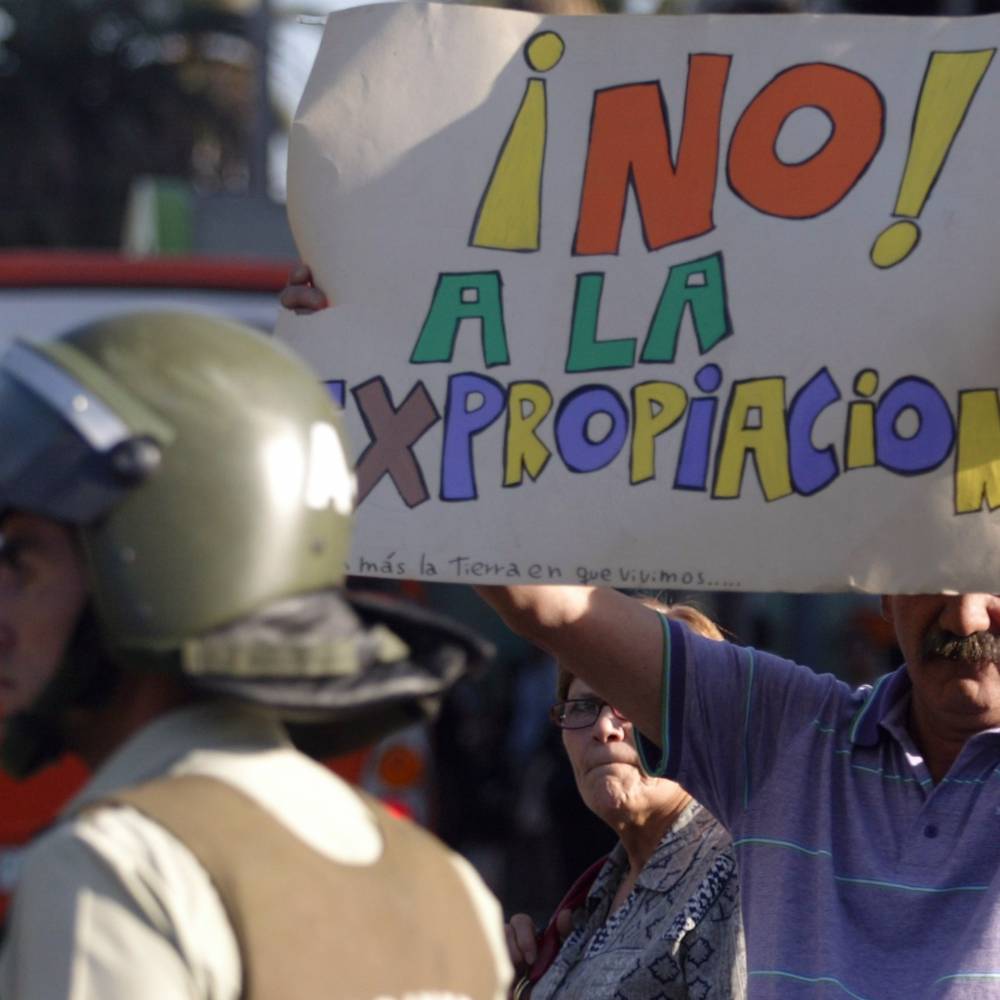Vecinos de La Reina: Nos pondremos delante de nuestras casas para defenderlas