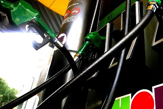 Economista explica por qué el Sipco no actuó en última alza de bencinas